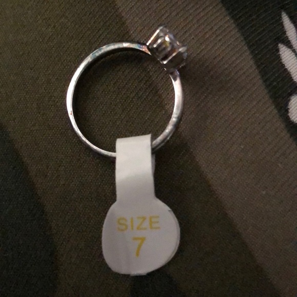 Ring - Picture 3 of 4